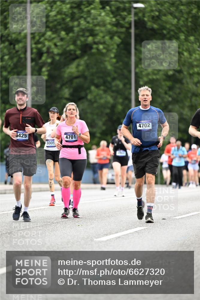 30.06.2024 - hella hamburg halbmarathon Dr. Thomas Lammeyer http://msf.ph/oto/6627320 30.06.2024 11:08:46 Kennedybrücke 742, 1716, 2785, 3480, 3890, 4090, 4701, 4702, 4964, 5194, 6425, 6432, 6968, 7206, 8005, 8294, 8469, 8582, 9215, 10012, 10632, 11192, 11864 meine-sportfotos.de