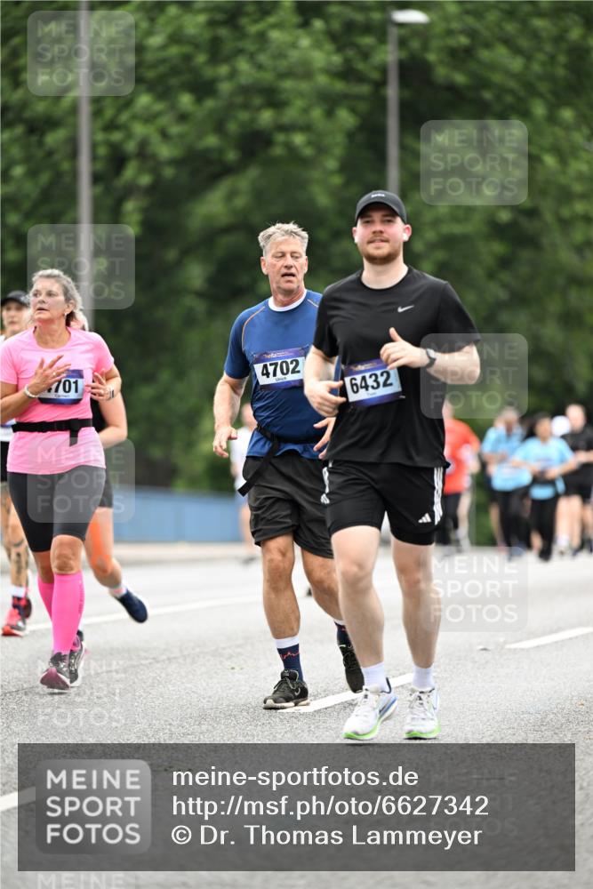 30.06.2024 - hella hamburg halbmarathon Dr. Thomas Lammeyer http://msf.ph/oto/6627342 30.06.2024 11:08:48 Kennedybrücke 742, 2785, 3480, 3890, 4090, 4701, 4702, 4964, 5194, 6425, 6432, 7206, 8005, 8294, 8469, 8582, 8988, 9215, 10012, 10632, 11192, 11864 meine-sportfotos.de