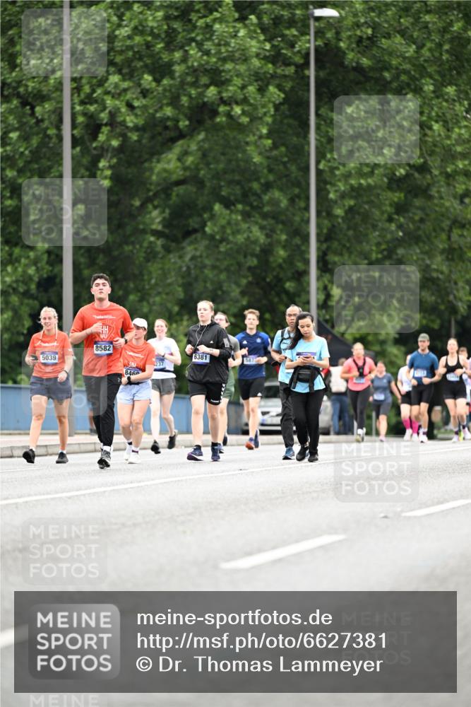 30.06.2024 - hella hamburg halbmarathon Dr. Thomas Lammeyer http://msf.ph/oto/6627381 30.06.2024 11:08:54 Kennedybrücke 3480, 3890, 4090, 4701, 4702, 4964, 5194, 5877, 6237, 6381, 6425, 6432, 8005, 8469, 8582, 8988, 9215, 10012, 12354 meine-sportfotos.de