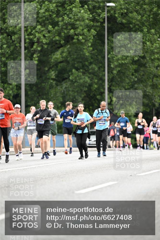 30.06.2024 - hella hamburg halbmarathon Dr. Thomas Lammeyer http://msf.ph/oto/6627408 30.06.2024 11:08:56 Kennedybrücke 2567, 2846, 3890, 4508, 4701, 4702, 4964, 5039, 5877, 6237, 6381, 6425, 8005, 8469, 8582, 8988, 9215, 10012, 11871, 11873, 12354 meine-sportfotos.de