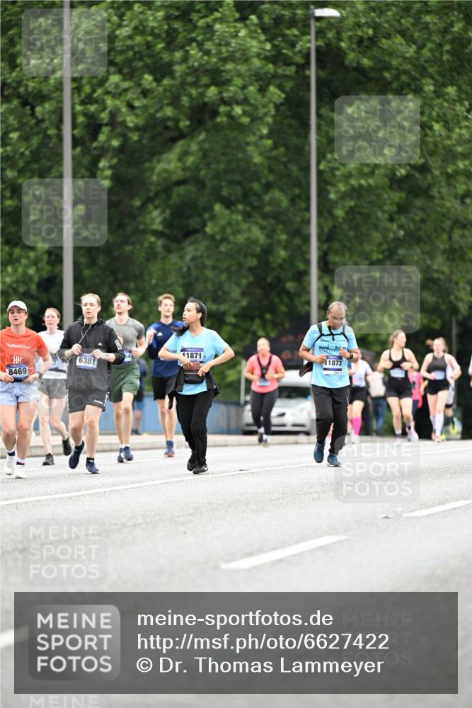 30.06.2024 - hella hamburg halbmarathon Dr. Thomas Lammeyer http://msf.ph/oto/6627422 30.06.2024 11:08:57 Kennedybrücke 2567, 2846, 3890, 4508, 4701, 4702, 4964, 5039, 5877, 6237, 6381, 8005, 8469, 8582, 8988, 9215, 10012, 11871, 11873, 12354 meine-sportfotos.de