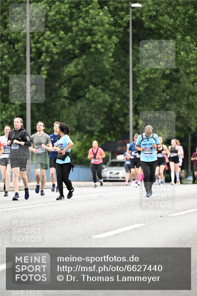 30.06.2024 - hella hamburg halbmarathon Dr. Thomas Lammeyer http://msf.ph/oto/6627440 30.06.2024 11:08:58 Kennedybrücke 2567, 2846, 4508, 4701, 4964, 5039, 5877, 6237, 6381, 8005, 8469, 8582, 8713, 8988, 9215, 9738, 9740, 10012, 11871, 11873, 12354, 13424 meine-sportfotos.de
