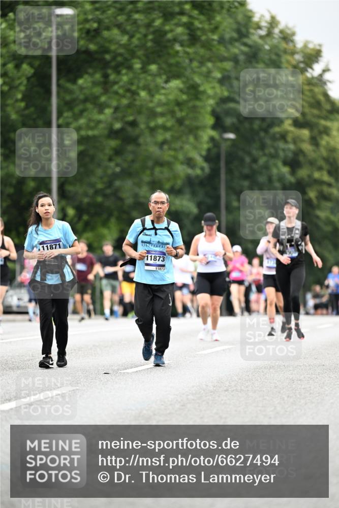 30.06.2024 - hella hamburg halbmarathon Dr. Thomas Lammeyer http://msf.ph/oto/6627494 30.06.2024 11:09:04 Kennedybrücke 2567, 2846, 3654, 4508, 4623, 4624, 4964, 5039, 5442, 5877, 6237, 6381, 7821, 8456, 8469, 8582, 8713, 8988, 9738, 9740, 11518, 11871, 11873, 12354, 13424 meine-sportfotos.de