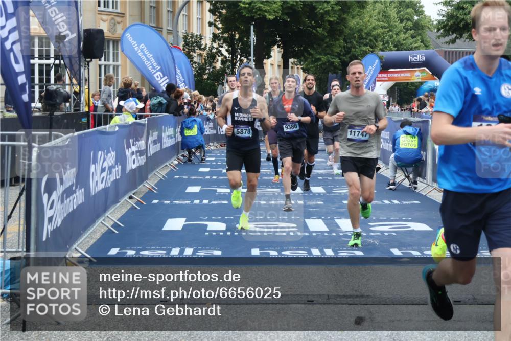 30.06.2024 - hella hamburg halbmarathon Lena Gebhardt http://msf.ph/oto/6656025 30.06.2024 10:37:42 Ziel 1744, 1867, 3205, 4328, 5878, 6190, 7629, 8576, 9284, 9290, 9386, 9461, 9541, 10117, 10119, 10168, 10207, 10557, 11555, 11726, 11747, 12120 meine-sportfotos.de