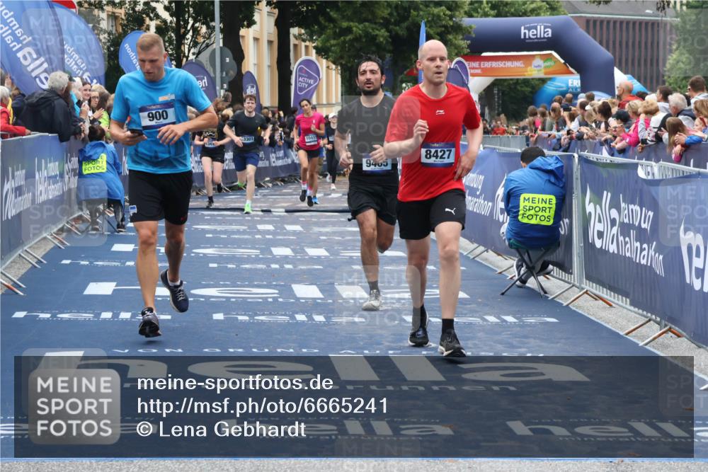 30.06.2024 - hella hamburg halbmarathon Lena Gebhardt http://msf.ph/oto/6665241 30.06.2024 11:08:40 Ziel 542, 900, 3371, 5822, 8427, 9465, 10415, 10770, 13301, 13410 meine-sportfotos.de