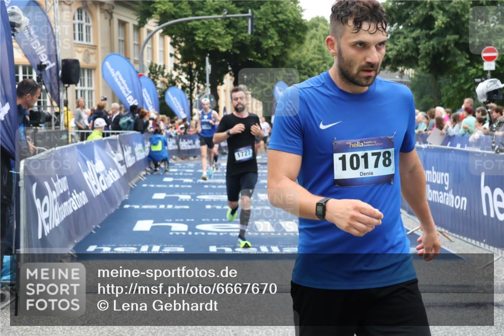 30.06.2024 - hella hamburg halbmarathon Lena Gebhardt http://msf.ph/oto/6667670 30.06.2024 10:38:28 Ziel 1727, 2022, 5161, 8565, 10067, 10178, 11857 meine-sportfotos.de