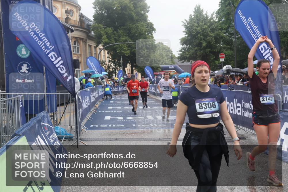 30.06.2024 - hella hamburg halbmarathon Lena Gebhardt http://msf.ph/oto/6668854 30.06.2024 12:21:39 Ziel 2147, 3794, 4636, 5070, 5979, 6424, 6508, 7144, 8306, 9110, 10787 meine-sportfotos.de