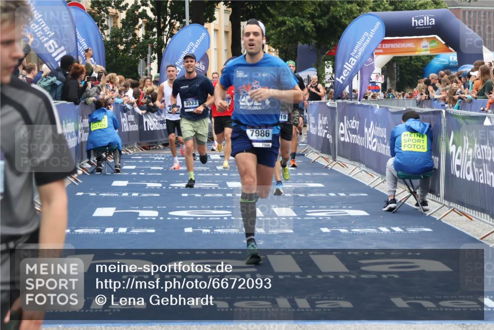30.06.2024 - hella hamburg halbmarathon Lena Gebhardt http://msf.ph/oto/6672093 30.06.2024 10:39:04 Ziel 609, 2212, 3533, 4969, 6333, 6665, 7930, 7986, 8919, 9632, 9650, 9810, 10195, 10725 meine-sportfotos.de
