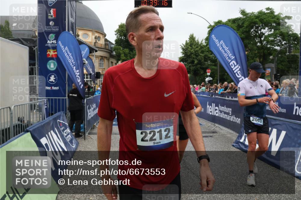 30.06.2024 - hella hamburg halbmarathon Lena Gebhardt http://msf.ph/oto/6673553 30.06.2024 10:39:15 Ziel 585, 2003, 2212, 6665, 9432, 9650, 9760, 10453, 11059, 11550, 11618, 11793 meine-sportfotos.de