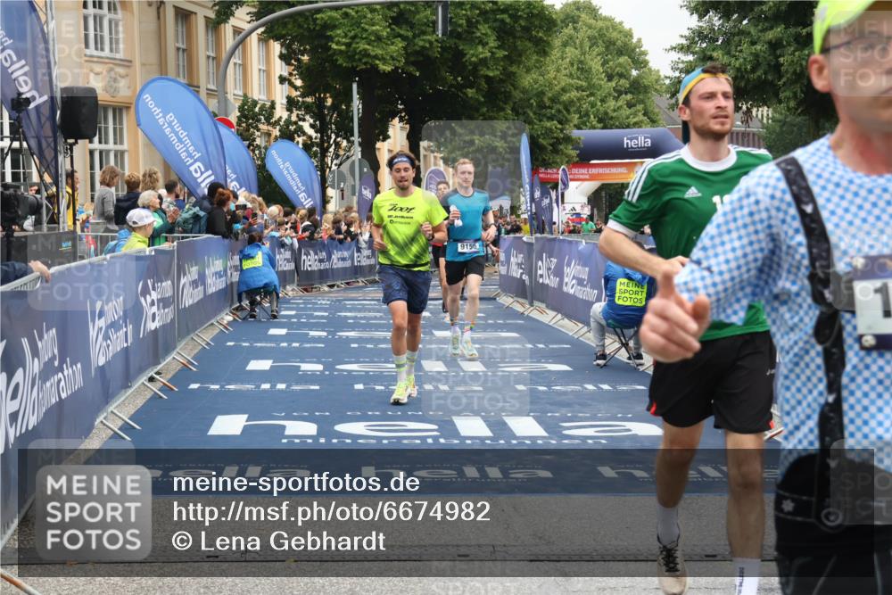 30.06.2024 - hella hamburg halbmarathon Lena Gebhardt http://msf.ph/oto/6674982 30.06.2024 10:39:34 Ziel 1208, 1289, 1401, 2268, 4184, 8637, 9041, 9155, 11286, 11712, 12206, 13339 meine-sportfotos.de