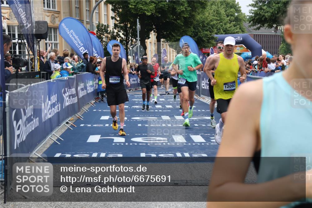 30.06.2024 - hella hamburg halbmarathon Lena Gebhardt http://msf.ph/oto/6675691 30.06.2024 10:39:50 Ziel 1340, 1673, 3852, 4761, 4763, 7441, 7614, 7904, 9246, 9530, 10900, 10945, 11038, 12093 meine-sportfotos.de