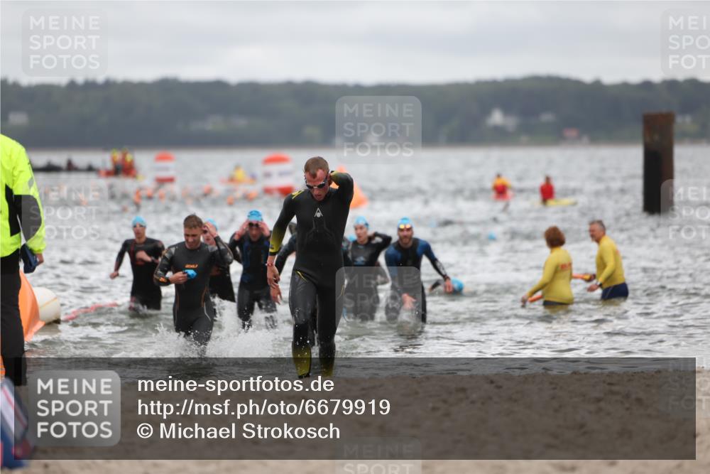 04.08.2024 - OstseeMan Michael Strokosch http://msf.ph/oto/6679919 04.08.2024 09:47:28 Schwimmen 214, 230, 248, 274, 281, 288, 313, 319, 394, 1164, 1199, 1199, 1204, 1257, 1271, 1271, 1272, 1272, 1278, 1282, 1282, 1285 meine-sportfotos.de