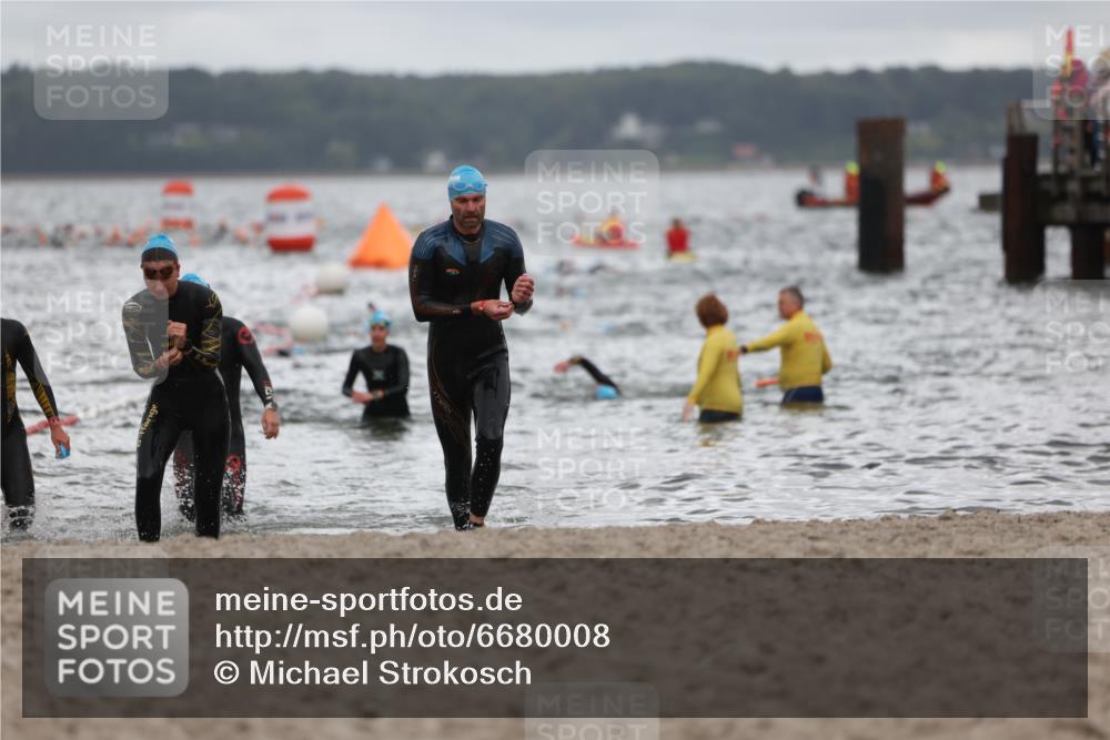04.08.2024 - OstseeMan Michael Strokosch http://msf.ph/oto/6680008 04.08.2024 09:48:16 Schwimmen 215, 287, 295, 298, 315, 332, 1163, 1163, 1165, 1165, 1167, 1184, 1184, 1186, 1200, 1200, 1213, 1213, 1216, 1216, 1217, 1220, 1220, 1228, 1236, 1236, 1242, 1248, 1248, 1249, 1250, 1250, 1252, 1264, 1264, 1273, 1273, 1277, 1277, 1293, 1293 meine-sportfotos.de