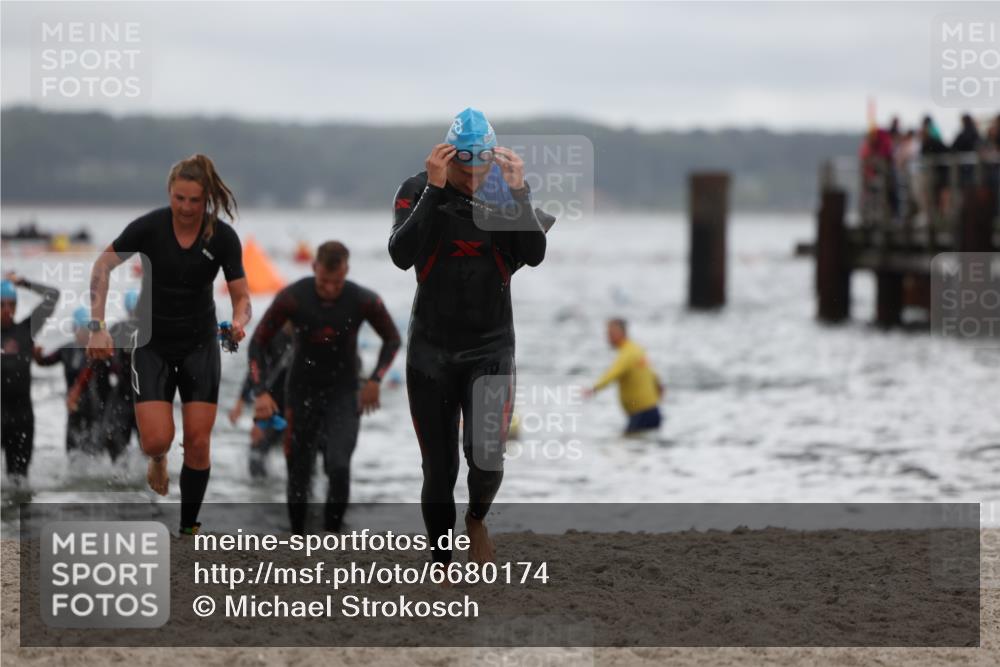 04.08.2024 - OstseeMan Michael Strokosch http://msf.ph/oto/6680174 04.08.2024 09:49:54 Schwimmen 228, 232, 253, 275, 276, 290, 299, 310, 351, 1177, 1187, 1192, 1195, 1206, 1209, 1223, 1224, 1227, 1232, 1232, 1235, 1246, 1246, 1263, 1265, 1267, 1270, 1288, 1294, 1298, 1299 meine-sportfotos.de