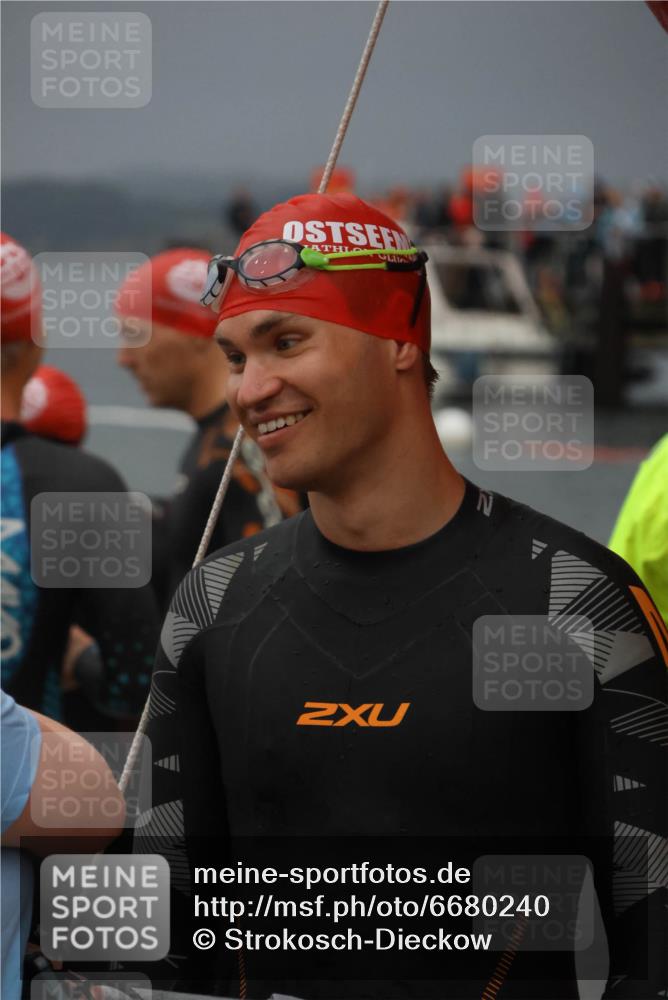 04.08.2024 - OstseeMan Strokosch-Dieckow http://msf.ph/oto/6680240 04.08.2024 06:39:40 Bevor dem Schwimmen  meine-sportfotos.de