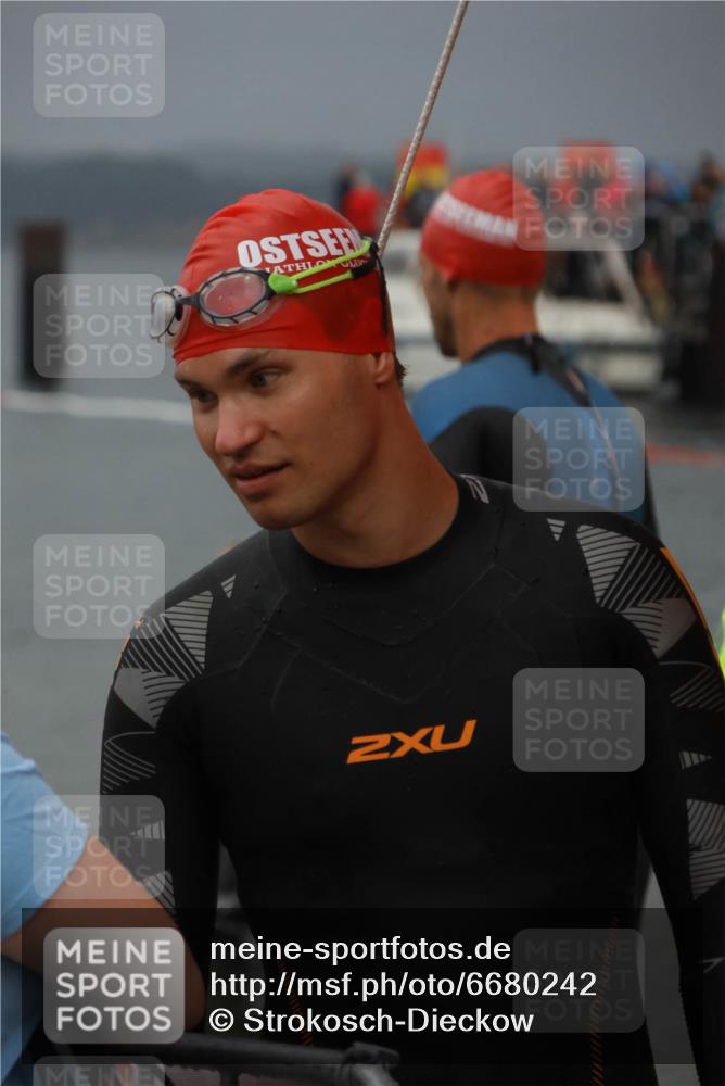 04.08.2024 - OstseeMan Strokosch-Dieckow http://msf.ph/oto/6680242 04.08.2024 06:39:51 Bevor dem Schwimmen  meine-sportfotos.de