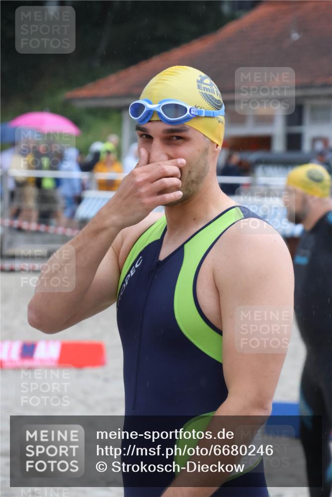 04.08.2024 - OstseeMan Strokosch-Dieckow http://msf.ph/oto/6680246 04.08.2024 06:49:45 Bevor dem Schwimmen  meine-sportfotos.de