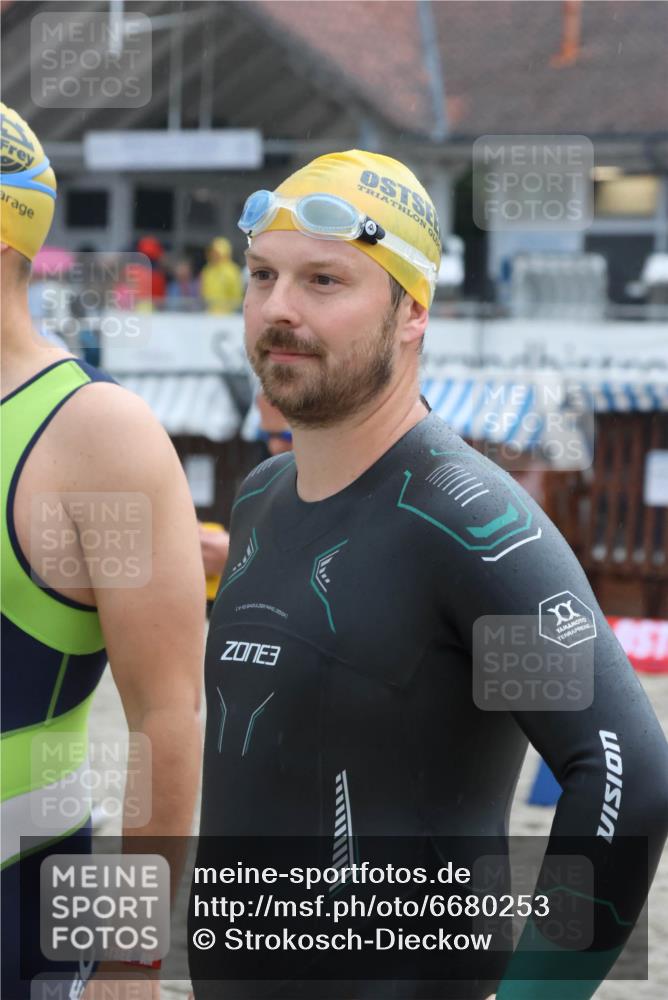 04.08.2024 - OstseeMan Strokosch-Dieckow http://msf.ph/oto/6680253 04.08.2024 06:49:54 Bevor dem Schwimmen  meine-sportfotos.de