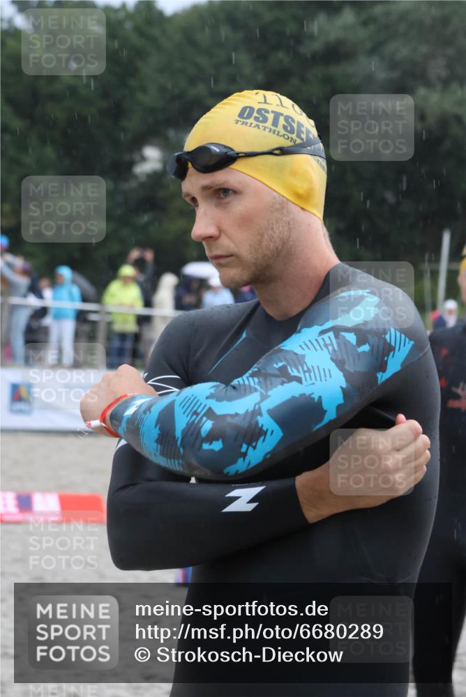 04.08.2024 - OstseeMan Strokosch-Dieckow http://msf.ph/oto/6680289 04.08.2024 06:50:55 Bevor dem Schwimmen  meine-sportfotos.de
