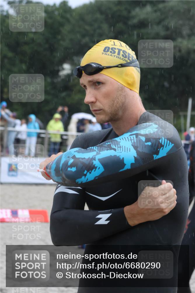 04.08.2024 - OstseeMan Strokosch-Dieckow http://msf.ph/oto/6680290 04.08.2024 06:50:55 Bevor dem Schwimmen  meine-sportfotos.de