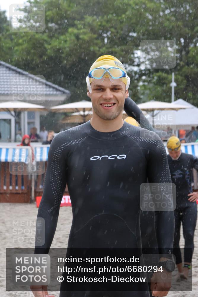 04.08.2024 - OstseeMan Strokosch-Dieckow http://msf.ph/oto/6680294 04.08.2024 06:51:00 Bevor dem Schwimmen  meine-sportfotos.de