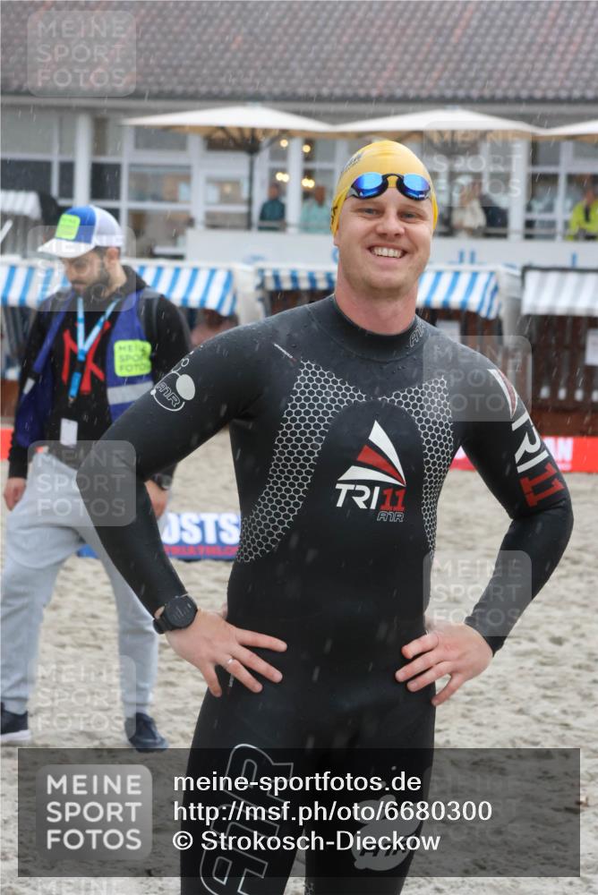 04.08.2024 - OstseeMan Strokosch-Dieckow http://msf.ph/oto/6680300 04.08.2024 06:51:08 Bevor dem Schwimmen  meine-sportfotos.de