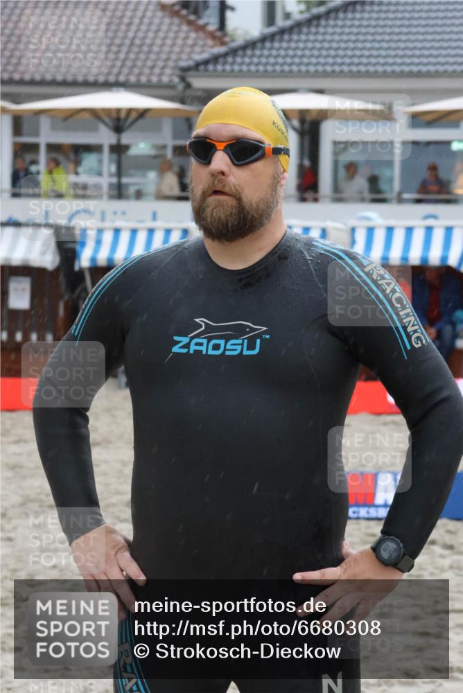 04.08.2024 - OstseeMan Strokosch-Dieckow http://msf.ph/oto/6680308 04.08.2024 06:51:20 Bevor dem Schwimmen  meine-sportfotos.de