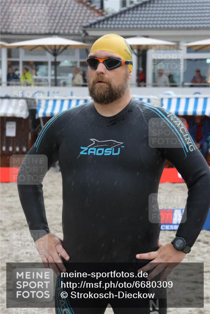 04.08.2024 - OstseeMan Strokosch-Dieckow http://msf.ph/oto/6680309 04.08.2024 06:51:20 Bevor dem Schwimmen  meine-sportfotos.de