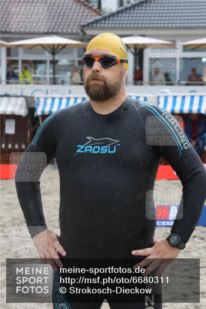 04.08.2024 - OstseeMan Strokosch-Dieckow http://msf.ph/oto/6680311 04.08.2024 06:51:20 Bevor dem Schwimmen  meine-sportfotos.de