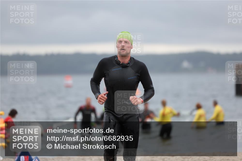 04.08.2024 - OstseeMan Michael Strokosch http://msf.ph/oto/6682935 04.08.2024 10:06:12 Schwimmen 436, 470, 499, 515, 539, 541, 555, 556, 587, 606 meine-sportfotos.de