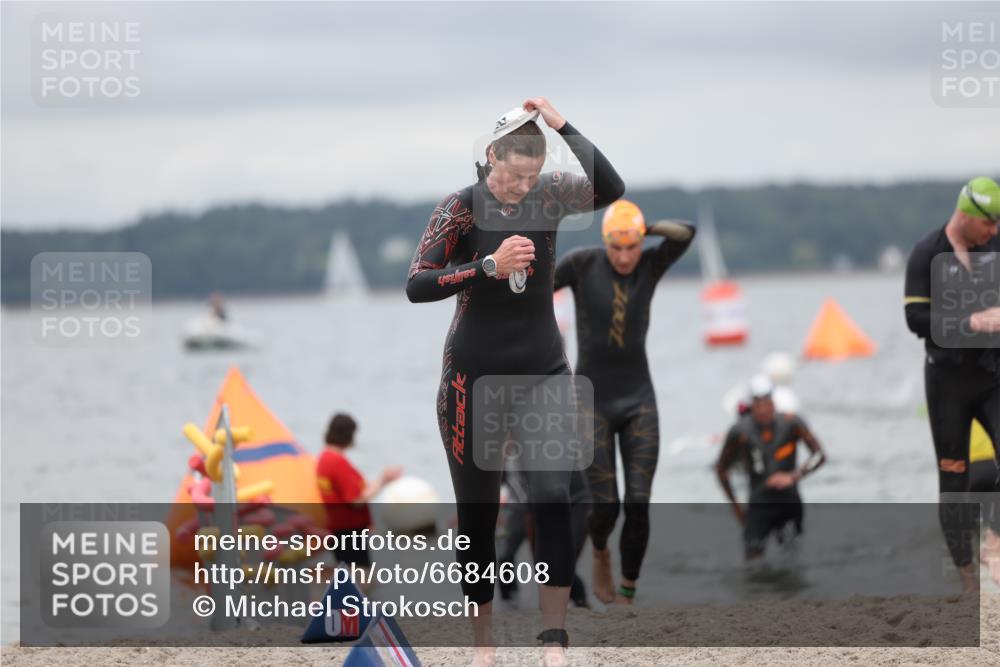 04.08.2024 - OstseeMan Michael Strokosch http://msf.ph/oto/6684608 04.08.2024 10:17:41 Schwimmen 493, 573, 612, 633, 679, 680, 749, 786, 937, 957 meine-sportfotos.de
