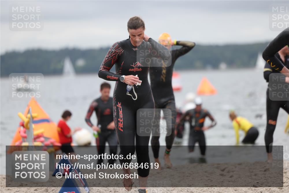 04.08.2024 - OstseeMan Michael Strokosch http://msf.ph/oto/6684619 04.08.2024 10:17:42 Schwimmen 493, 573, 612, 633, 679, 680, 749, 786, 937, 957 meine-sportfotos.de