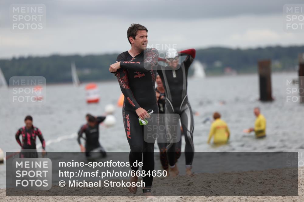 04.08.2024 - OstseeMan Michael Strokosch http://msf.ph/oto/6684650 04.08.2024 10:17:49 Schwimmen 451, 451, 493, 573, 612, 633, 662, 679, 749, 937 meine-sportfotos.de