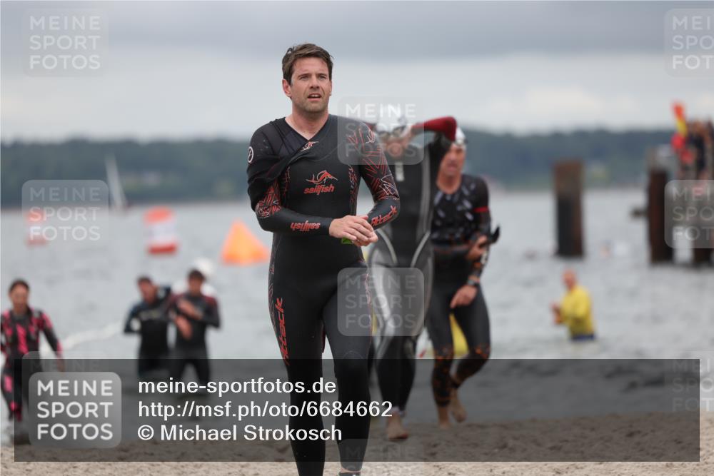 04.08.2024 - OstseeMan Michael Strokosch http://msf.ph/oto/6684662 04.08.2024 10:17:50 Schwimmen 451, 451, 493, 573, 612, 633, 662, 679, 749, 937 meine-sportfotos.de