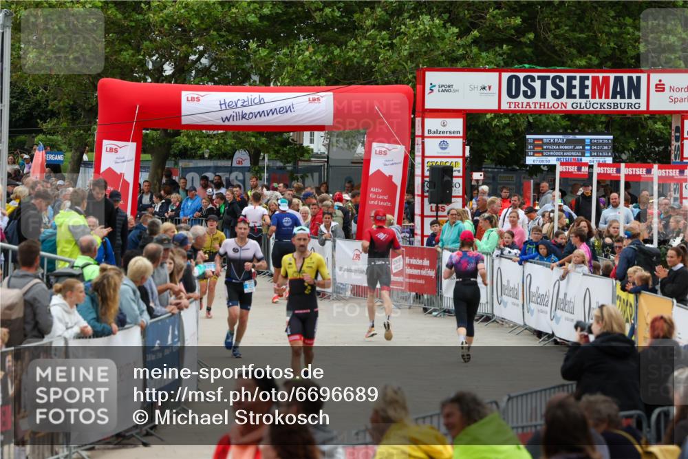 04.08.2024 - OstseeMan Michael Strokosch http://msf.ph/oto/6696689 04.08.2024 13:53:39 Laufen 116, 123, 175, 289, 343, 437, 503, 511, 590, 602, 662, 695, 745, 760, 769, 772, 784, 837, 1156, 1200, 1206, 1210, 1235 meine-sportfotos.de