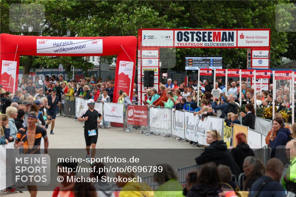 04.08.2024 - OstseeMan Michael Strokosch http://msf.ph/oto/6696789 04.08.2024 13:54:13 Laufen 323, 350, 378, 398, 400, 466, 502, 524, 617, 622, 736, 748, 871, 919, 1167, 1237 meine-sportfotos.de