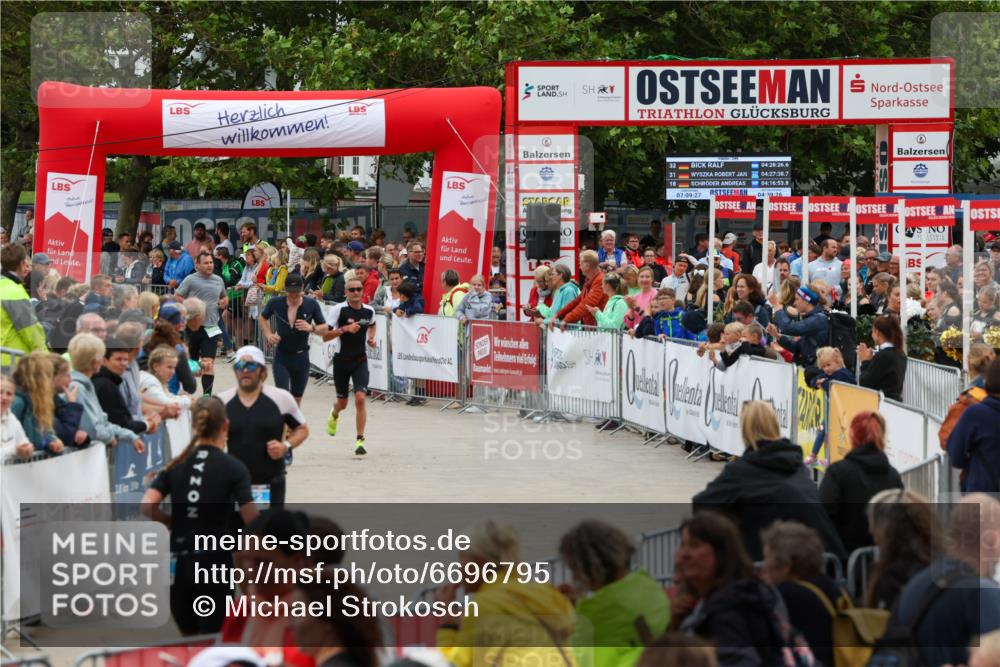 04.08.2024 - OstseeMan Michael Strokosch http://msf.ph/oto/6696795 04.08.2024 13:54:17 Laufen 133, 323, 350, 378, 398, 400, 466, 524, 617, 622, 631, 683, 736, 748, 774, 871, 919, 1237 meine-sportfotos.de