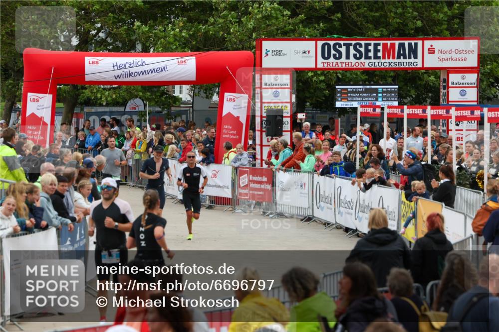 04.08.2024 - OstseeMan Michael Strokosch http://msf.ph/oto/6696797 04.08.2024 13:54:17 Laufen 133, 323, 350, 378, 398, 400, 466, 524, 617, 622, 631, 683, 736, 748, 774, 871, 919, 1237 meine-sportfotos.de