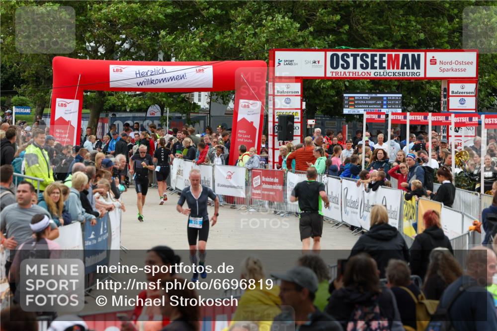 04.08.2024 - OstseeMan Michael Strokosch http://msf.ph/oto/6696819 04.08.2024 13:54:28 Laufen 90, 133, 228, 323, 350, 378, 398, 517, 617, 631, 682, 683, 736, 748, 774, 919, 978, 1237, 1287 meine-sportfotos.de
