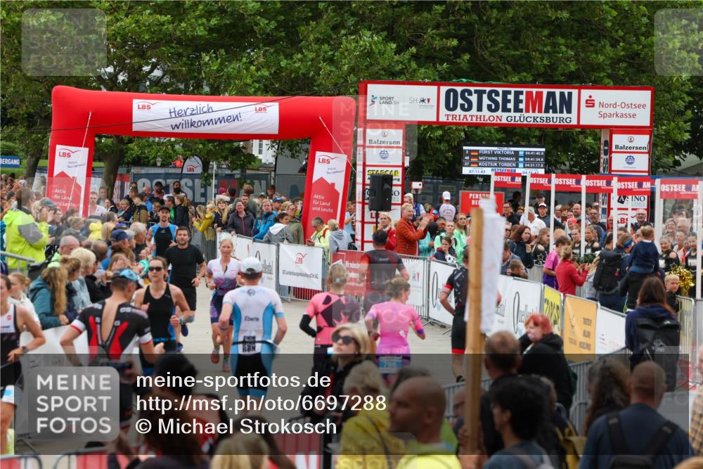 04.08.2024 - OstseeMan Michael Strokosch http://msf.ph/oto/6697288 04.08.2024 13:56:34 Laufen 24, 97, 152, 173, 298, 386, 415, 432, 470, 499, 514, 632, 780, 781, 1222, 1269, 1280 meine-sportfotos.de