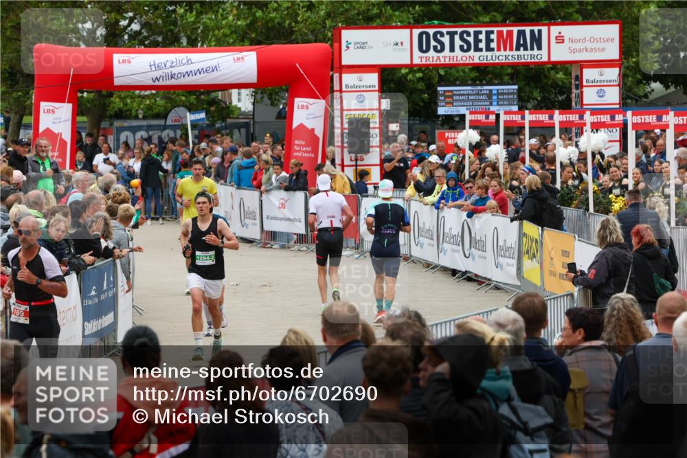 04.08.2024 - OstseeMan Michael Strokosch http://msf.ph/oto/6702690 04.08.2024 14:17:51 Laufen 148, 169, 352, 365, 389, 393, 490, 535, 579, 606, 615, 695, 1158, 1193, 1253, 1258, 1294, 1298 meine-sportfotos.de