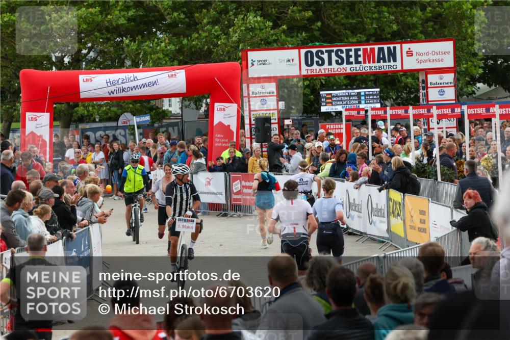 04.08.2024 - OstseeMan Michael Strokosch http://msf.ph/oto/6703620 04.08.2024 14:24:34 Laufen 41, 140, 177, 381, 409, 428, 430, 500, 515, 521, 712, 808, 838, 863, 922, 928, 1128, 1144, 1149, 1157, 1251, 1297 meine-sportfotos.de
