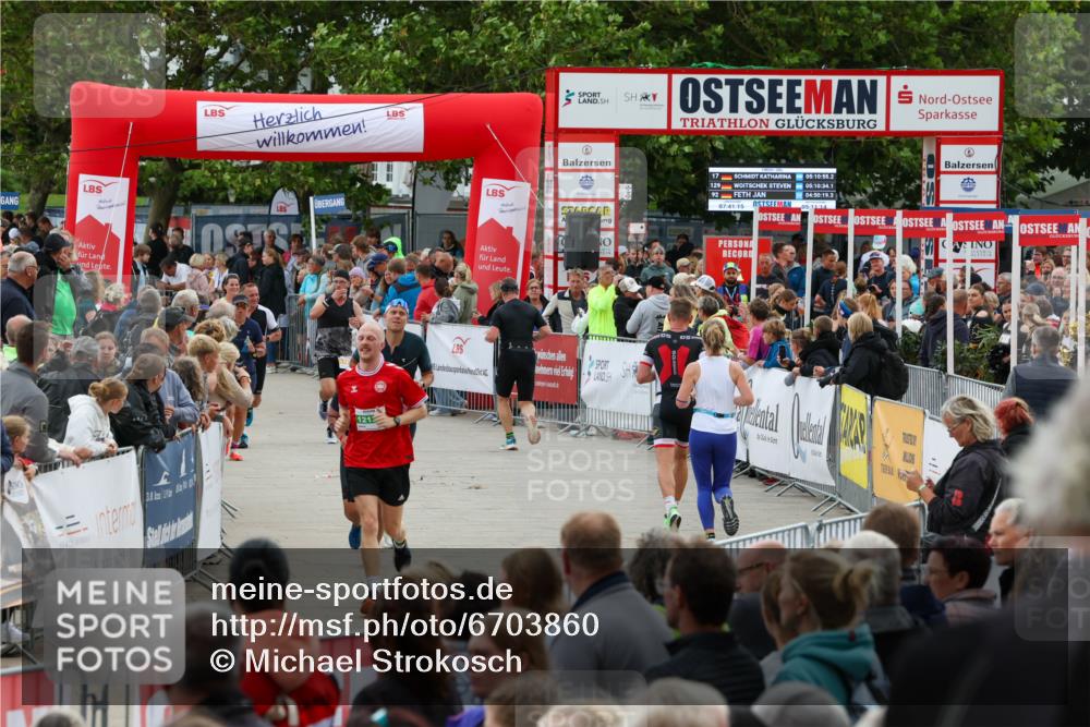 04.08.2024 - OstseeMan Michael Strokosch http://msf.ph/oto/6703860 04.08.2024 14:26:05 Laufen 425, 433, 460, 534, 614, 683, 711, 746, 929, 930, 1112, 1135, 1185, 1213, 1253, 1267, 1270 meine-sportfotos.de