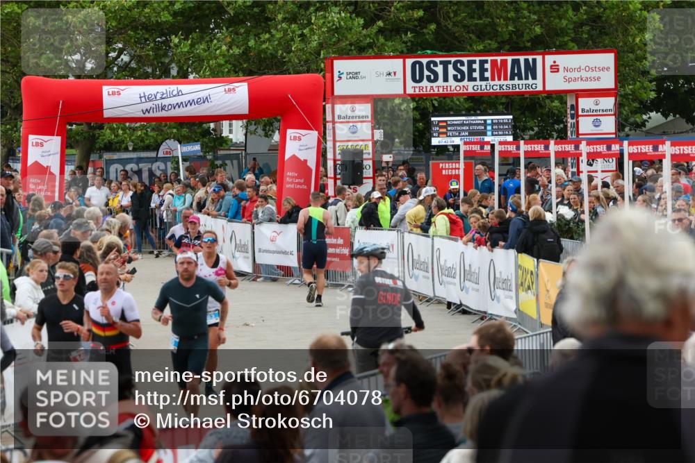 04.08.2024 - OstseeMan Michael Strokosch http://msf.ph/oto/6704078 04.08.2024 14:27:50 Laufen 107, 144, 170, 184, 295, 437, 473, 550, 555, 583, 600, 634, 659, 663, 698, 720, 772, 840, 906, 916, 1282 meine-sportfotos.de