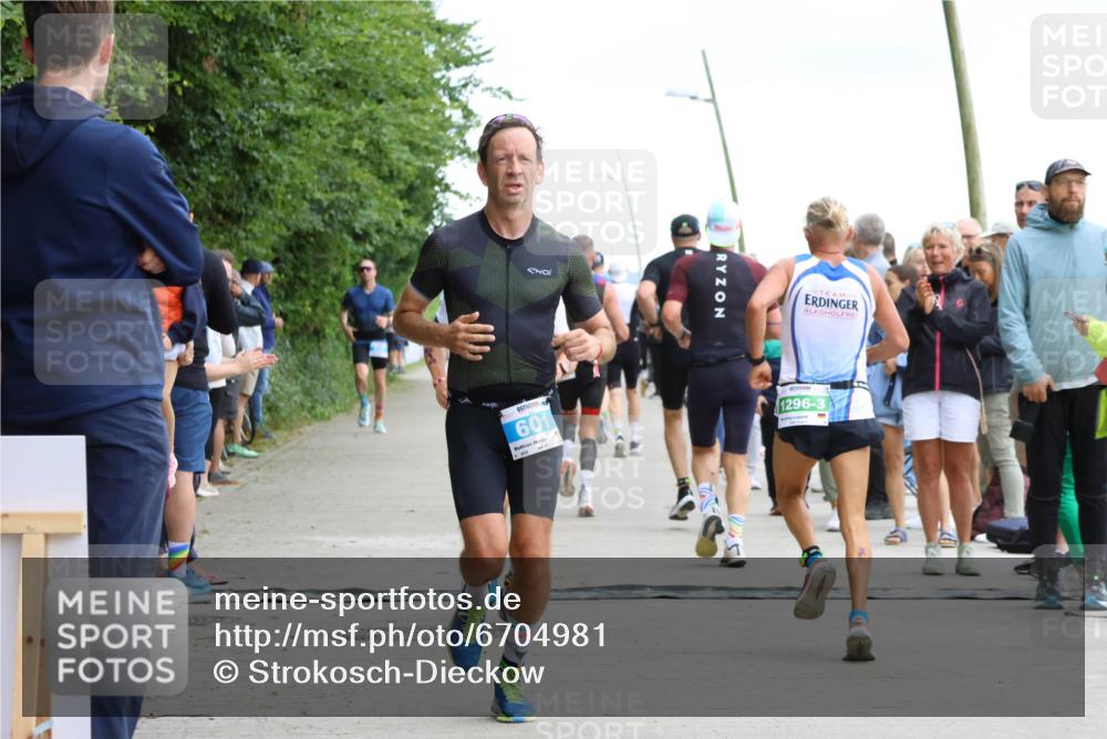 04.08.2024 - OstseeMan Strokosch-Dieckow http://msf.ph/oto/6704981 04.08.2024 13:57:35 Laufen 253, 284, 369, 395, 416, 497, 530, 564, 576, 601, 614, 625, 660, 692, 714, 938, 1296 meine-sportfotos.de