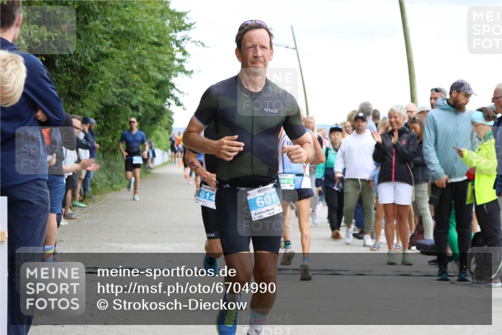 04.08.2024 - OstseeMan Strokosch-Dieckow http://msf.ph/oto/6704990 04.08.2024 13:57:35 Laufen 253, 284, 369, 395, 416, 497, 530, 564, 576, 601, 614, 625, 660, 692, 714, 938, 1296 meine-sportfotos.de