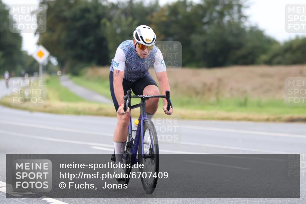 04.08.2024 - OstseeMan Fuchs,  Jonas http://msf.ph/oto/6707409 04.08.2024 09:45:26 Radfahren 94, 121, 1106, 1130, 1136 meine-sportfotos.de
