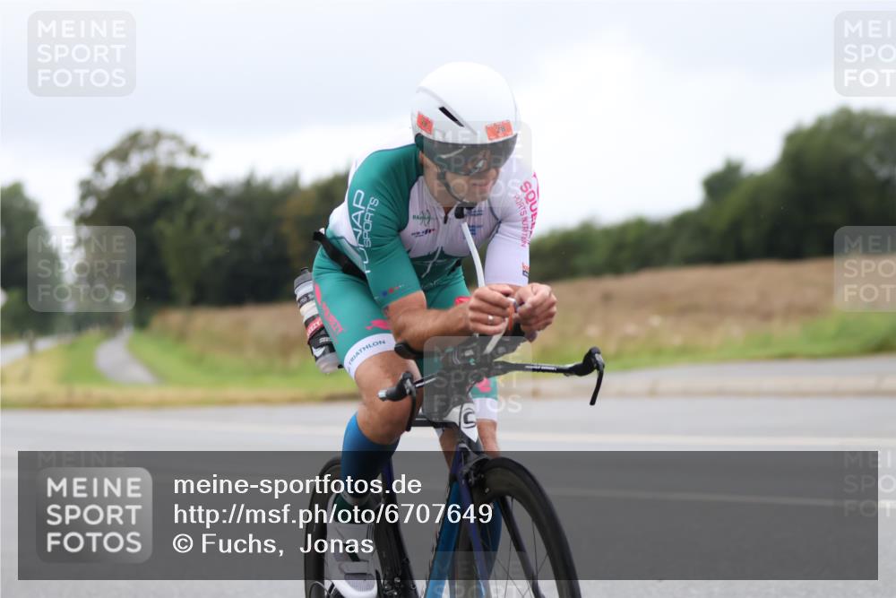 04.08.2024 - OstseeMan Fuchs,  Jonas http://msf.ph/oto/6707649 04.08.2024 09:48:10 Radfahren 28 meine-sportfotos.de