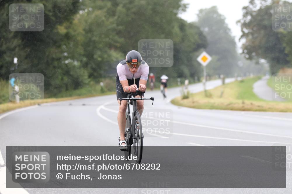 04.08.2024 - OstseeMan Fuchs,  Jonas http://msf.ph/oto/6708292 04.08.2024 09:55:20 Radfahren 54, 141 meine-sportfotos.de