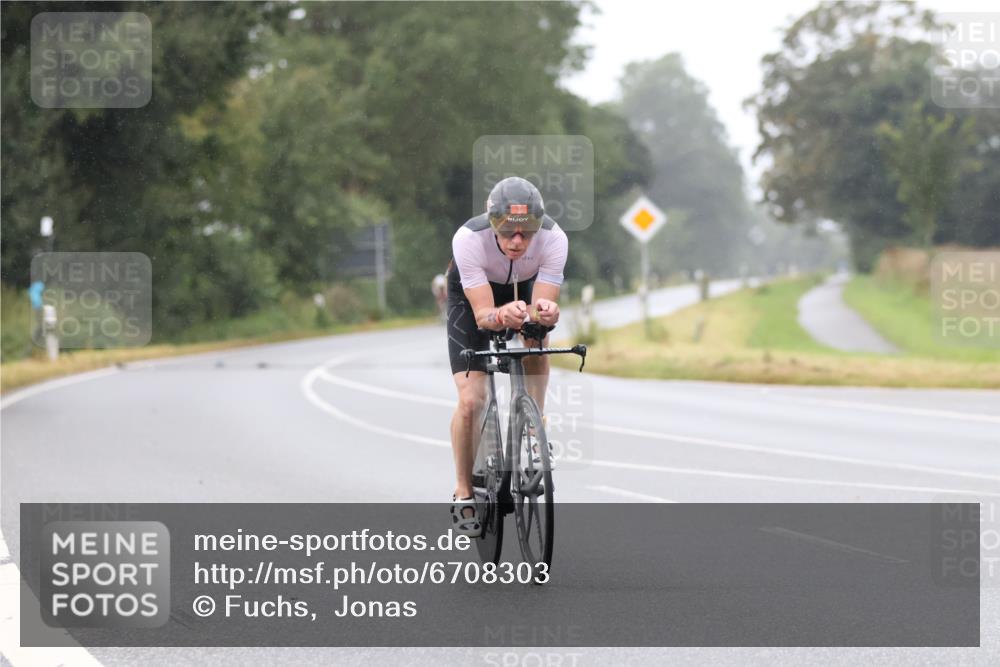 04.08.2024 - OstseeMan Fuchs,  Jonas http://msf.ph/oto/6708303 04.08.2024 09:55:20 Radfahren 54, 141 meine-sportfotos.de